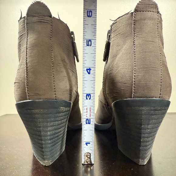 Eileen Fisher Taupe Textured Leather Zip Ankle Bootie Sz 7.5M - Picture 3 of 7